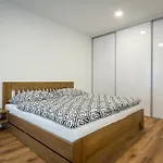 3-modern 1min From The Center Apartman *