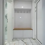 3-modern 1min From The Center Apartman